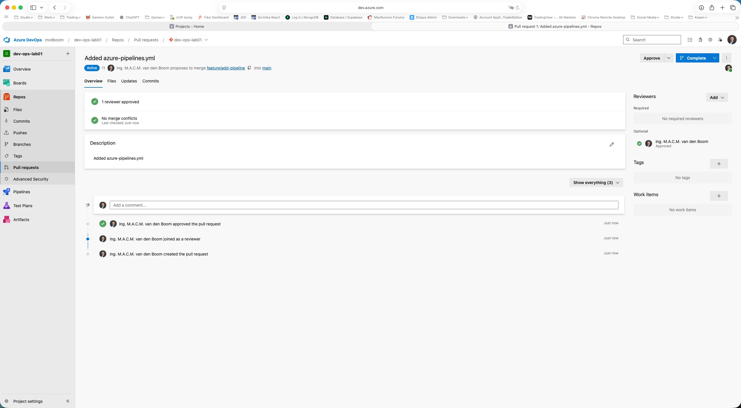 PR approved, beide checks groen, Complete-knop actief